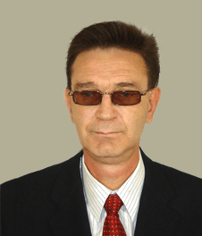 Олег Хмелевской